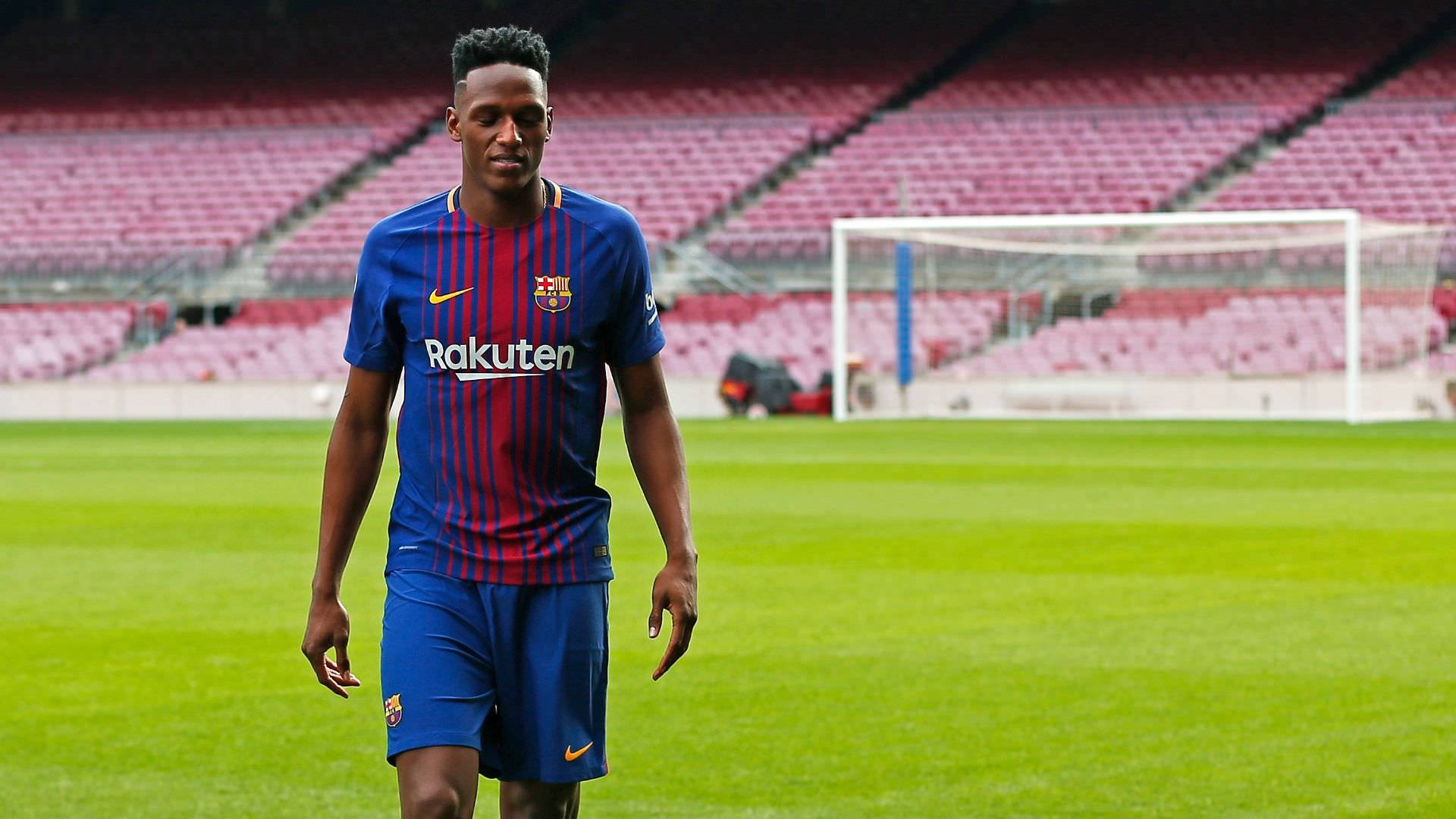 Yerry Mina And Soccer Goal Background