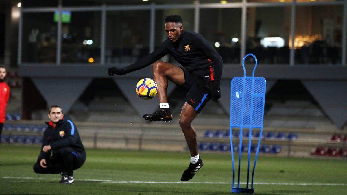 Yerry Mina Kicking The Ball Background