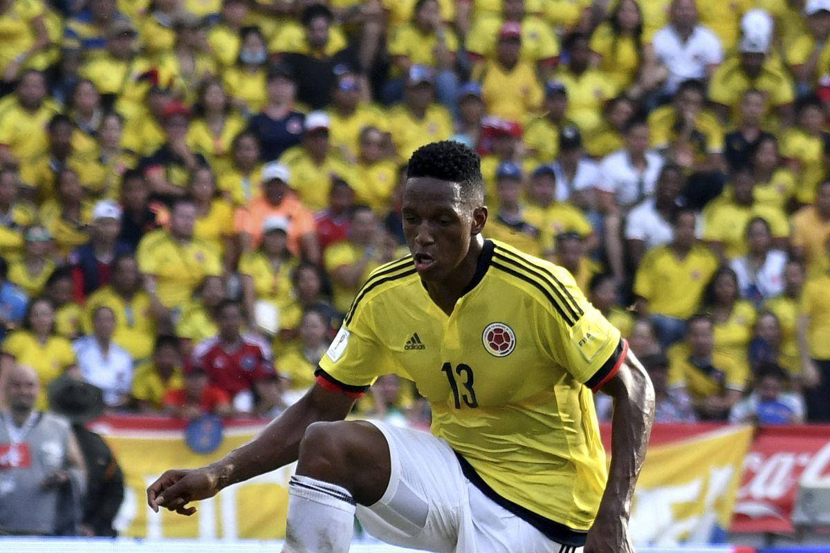 Yerry Mina Raising His Knee