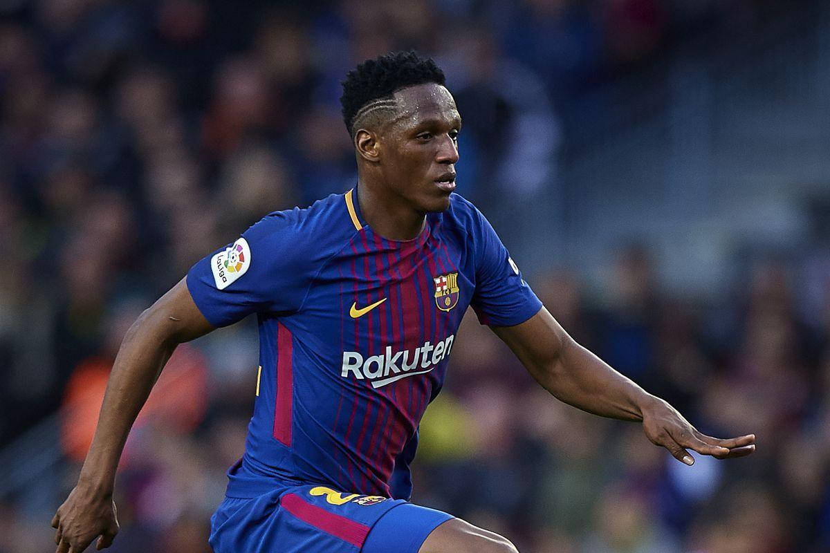 Yerry Mina Running