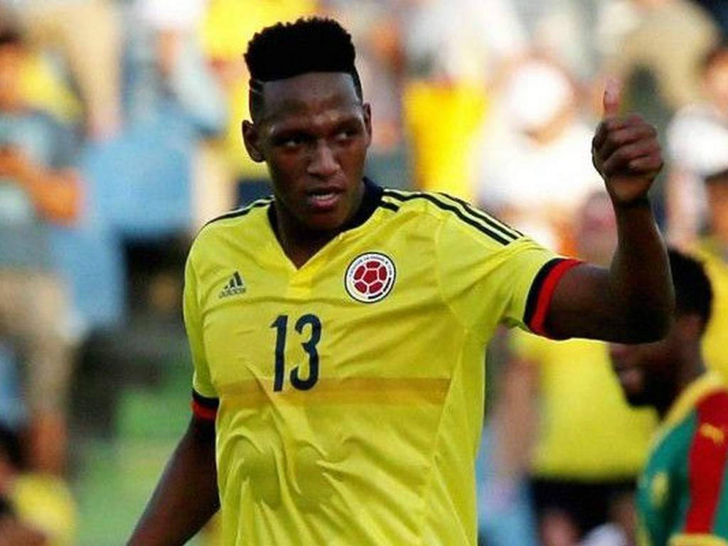 Yerry Mina Thumbs Up Background