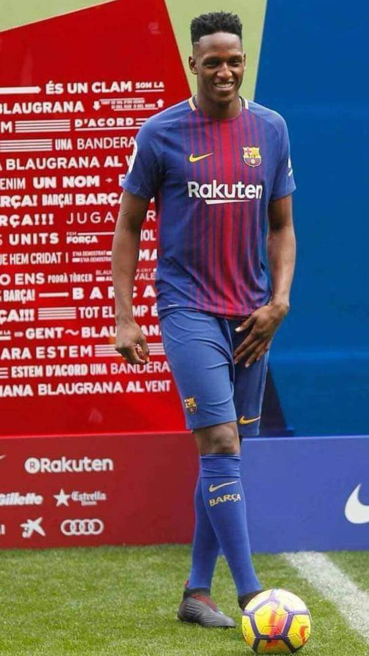 Yerry Mina Wearing Blue Jersey Background