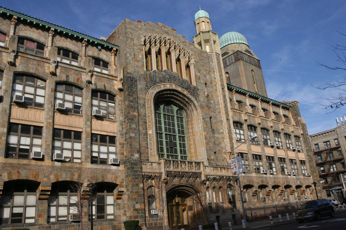 Yeshiva University Wilf Campus Background