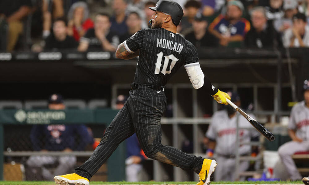 Yoan Moncada Swinging Baseball Bat Background