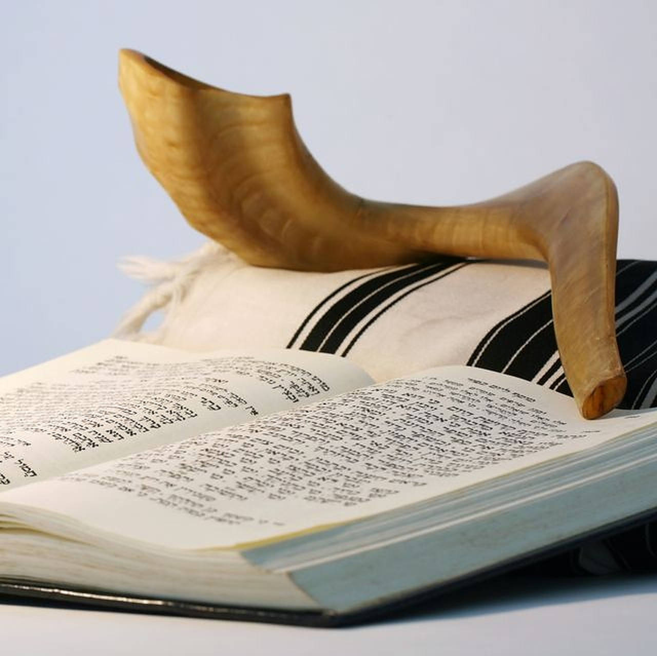 Yom Kippur Horn And Book Background