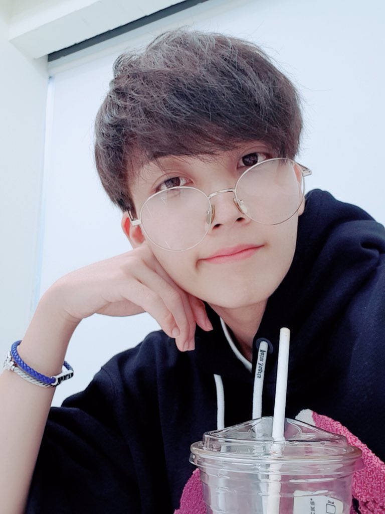 Yoon Jeonghan Glasses Selca Background