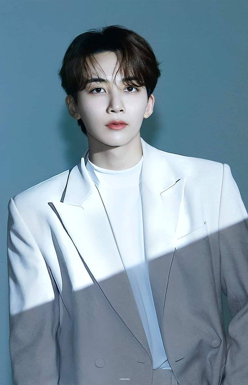 Yoon Jeonghan In-complete Background