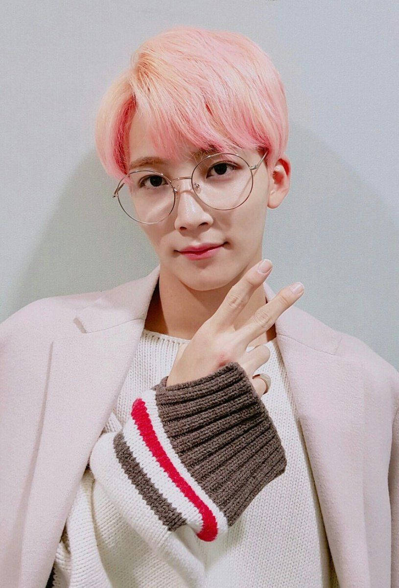 Yoon Jeonghan Pink Hair Background