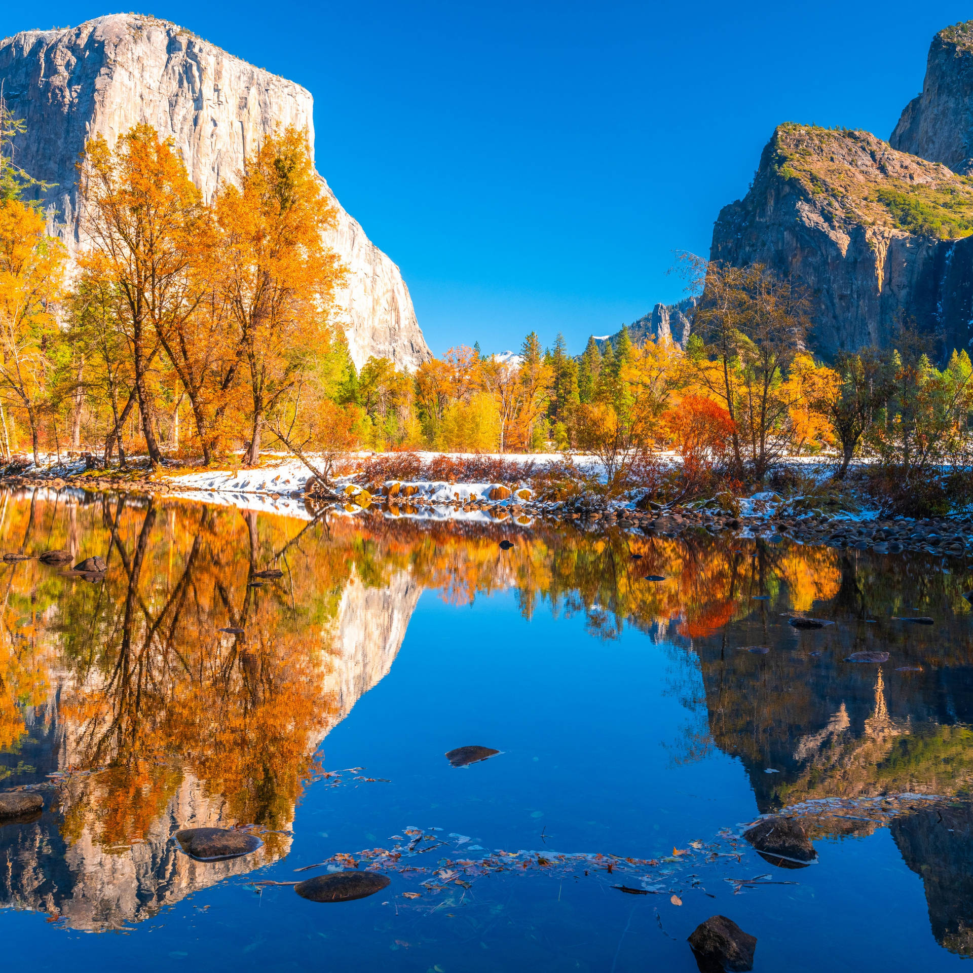 Yosemite National Park Calm Waters Background