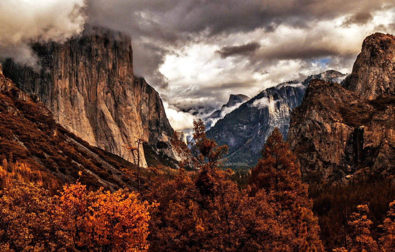 Yosemite National Park Granite Cliffs Background