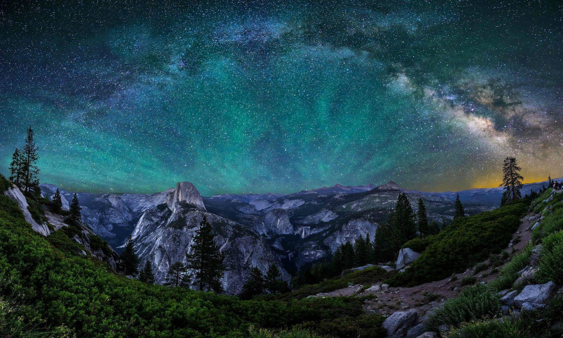 Yosemite National Park Starry Night Background