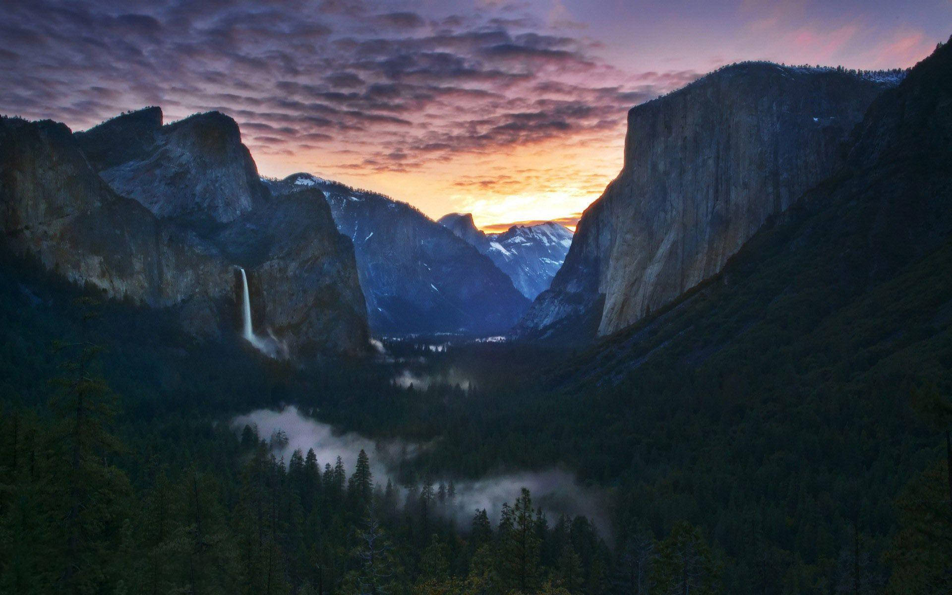 Yosemite National Park Sunset Background