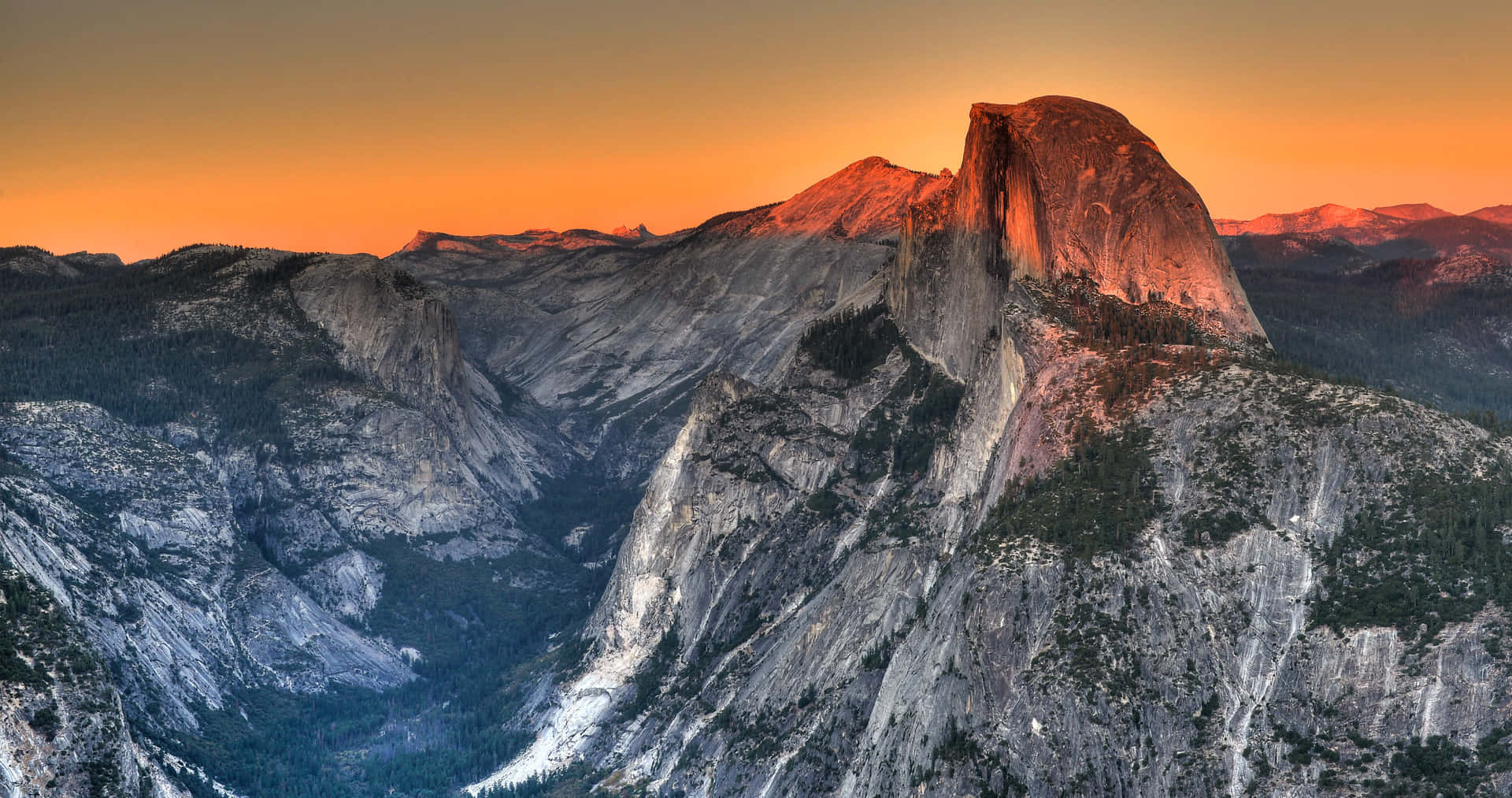 Yosemite National Park, Yosemite Valley, California Background