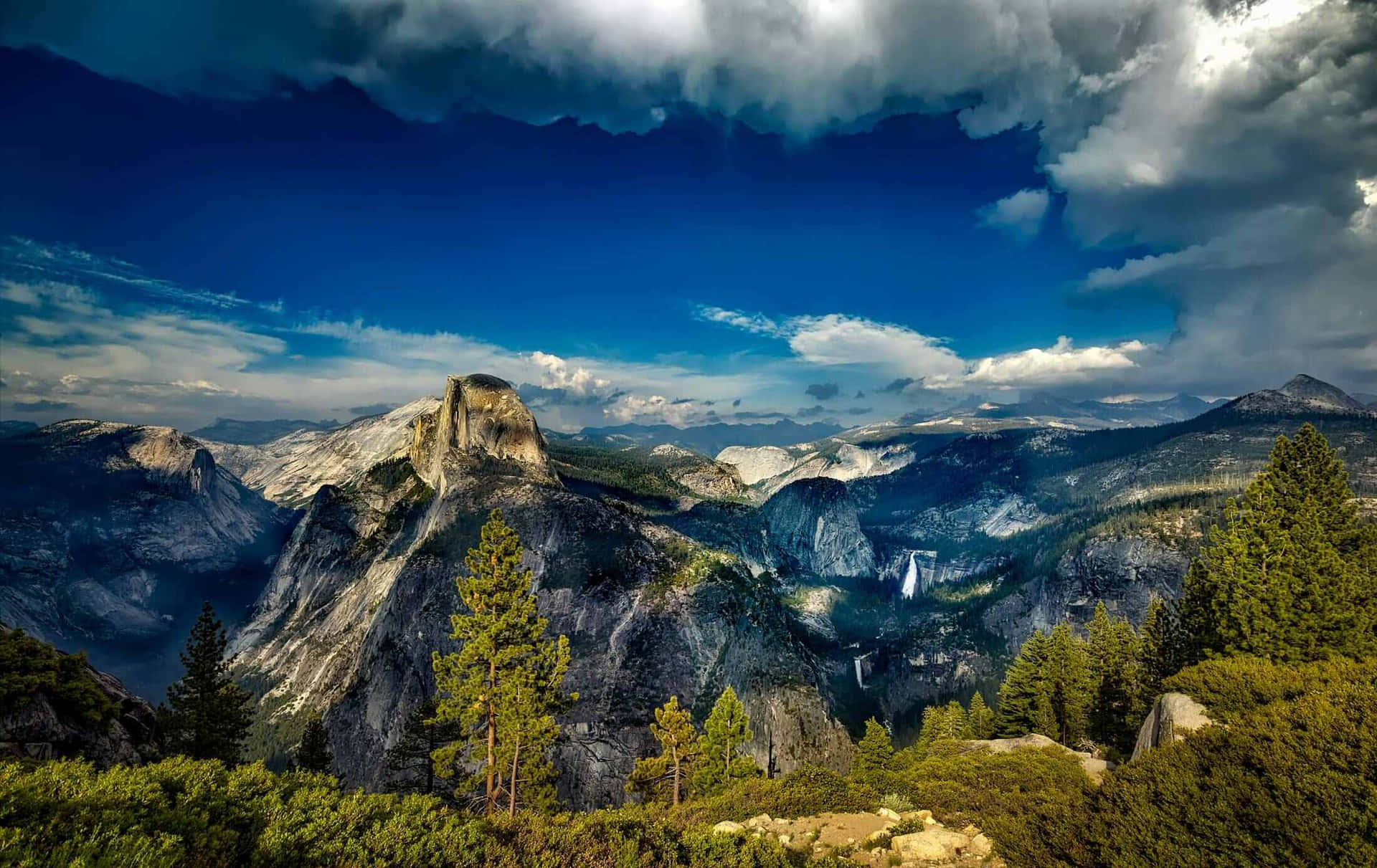 Yosemite_ Valley_ Viewpoint_ Scenery