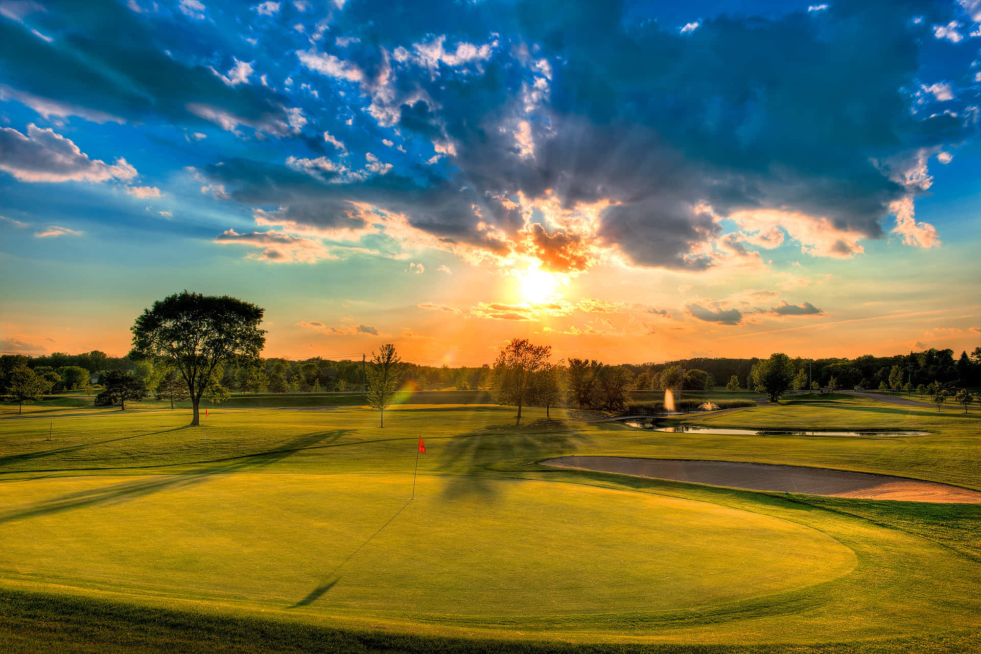 You Could Be Experiencing The Finest Florida Golfing Here Background