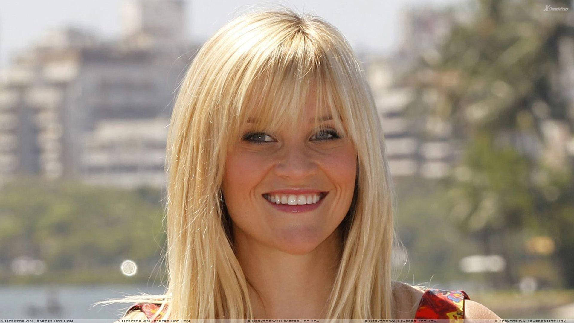 Young Actress Reese Witherspoon Background