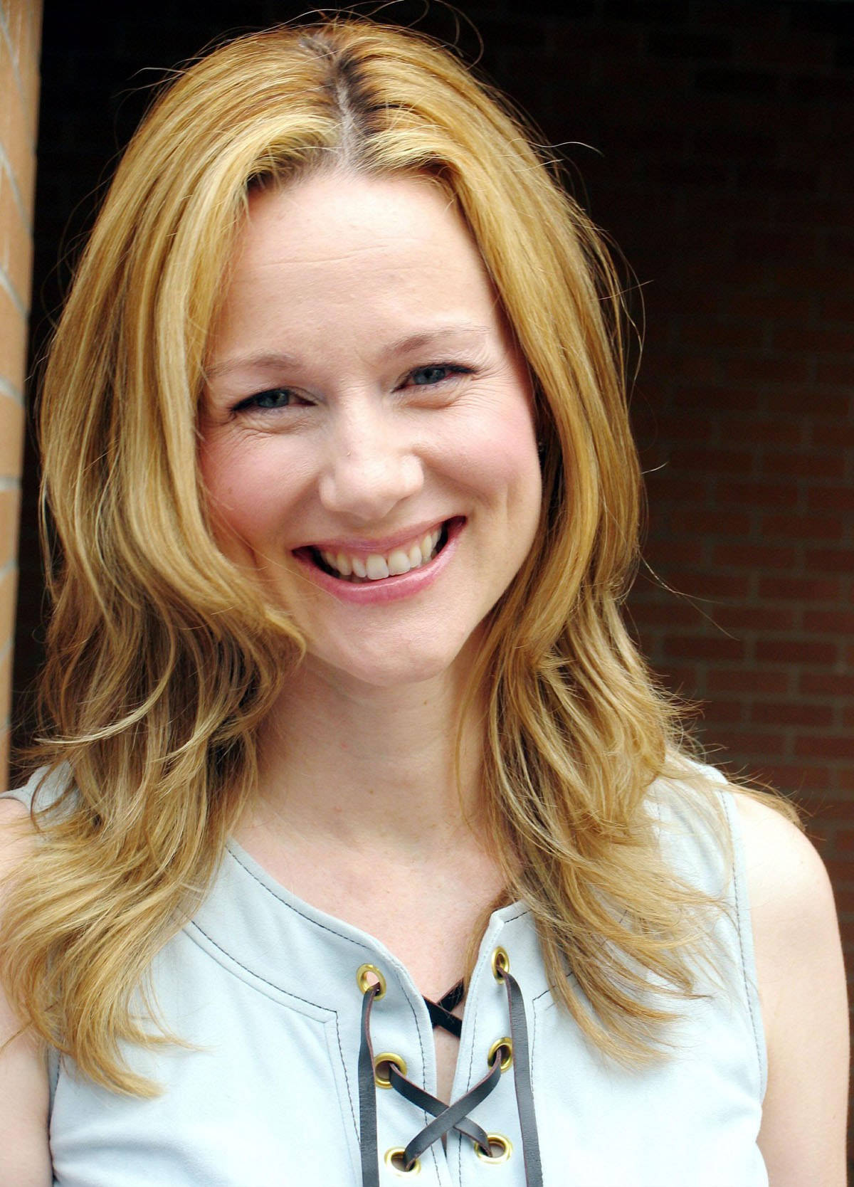 Young American Actress Laura Linney Background