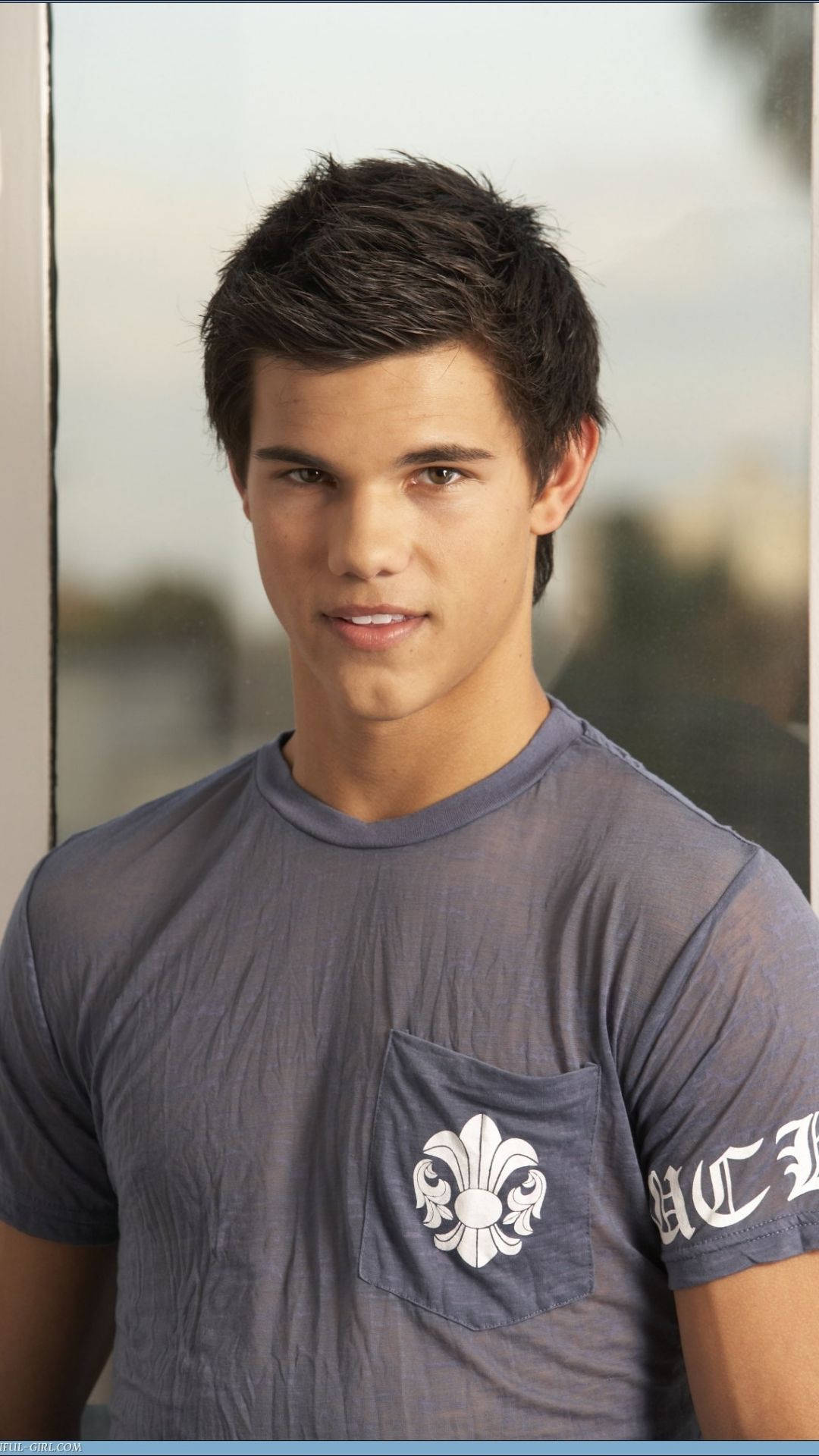 Young And Talented Actor Taylor Lautner Background