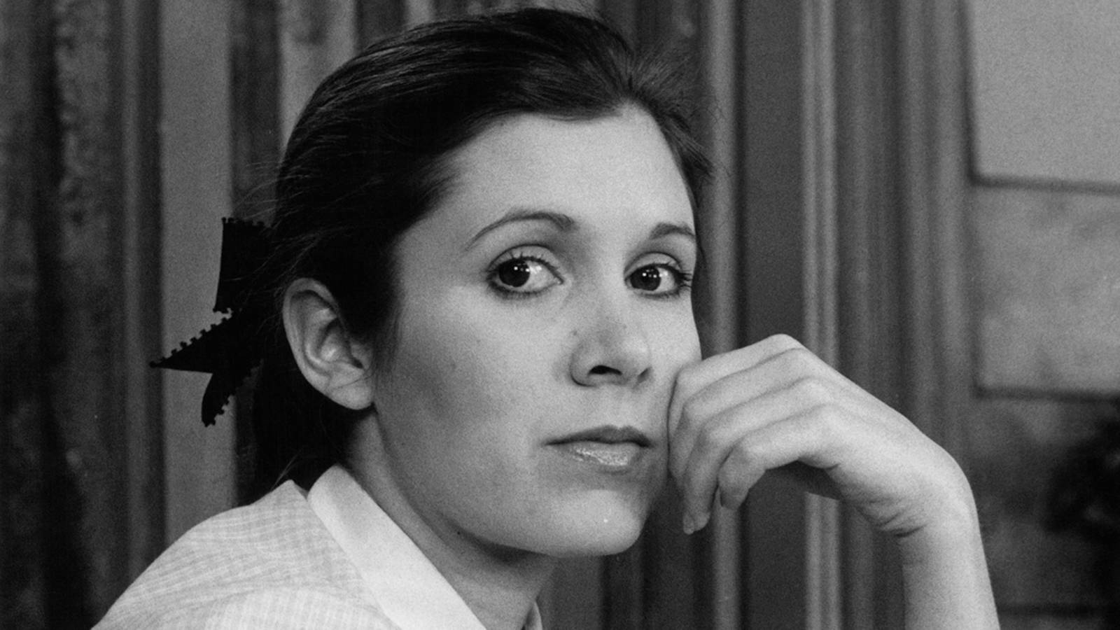 Young Carrie Fisher Black And White Background
