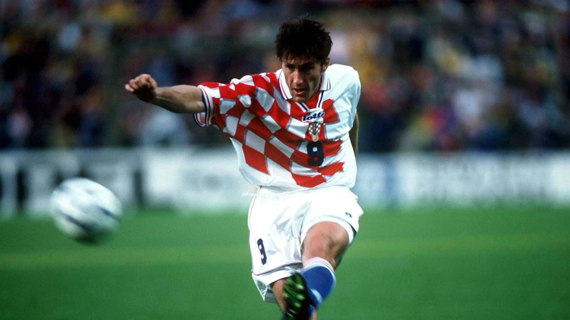 Young Davor Suker Football Game Background