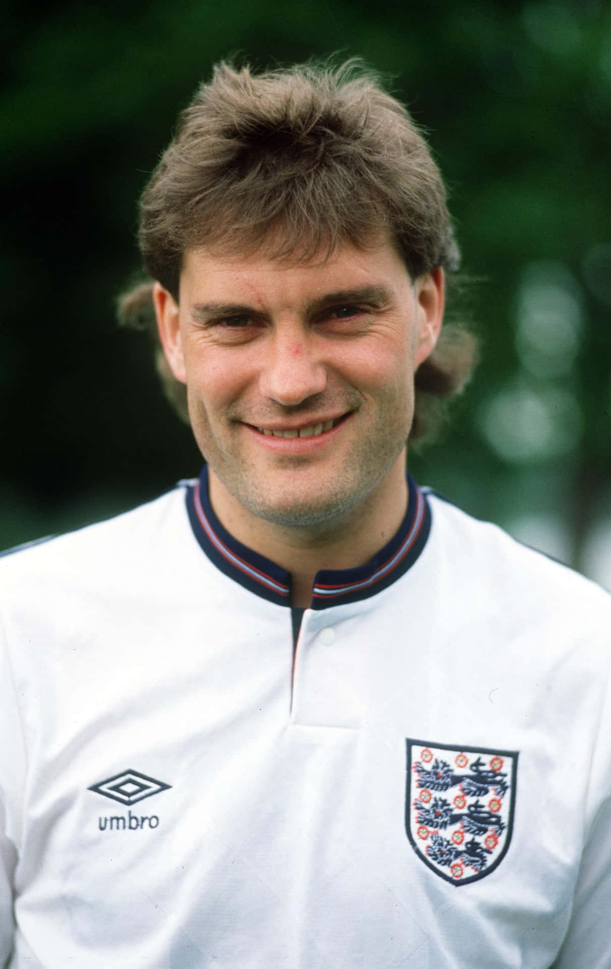 Young Glenn Hoddle Football Uniform Background
