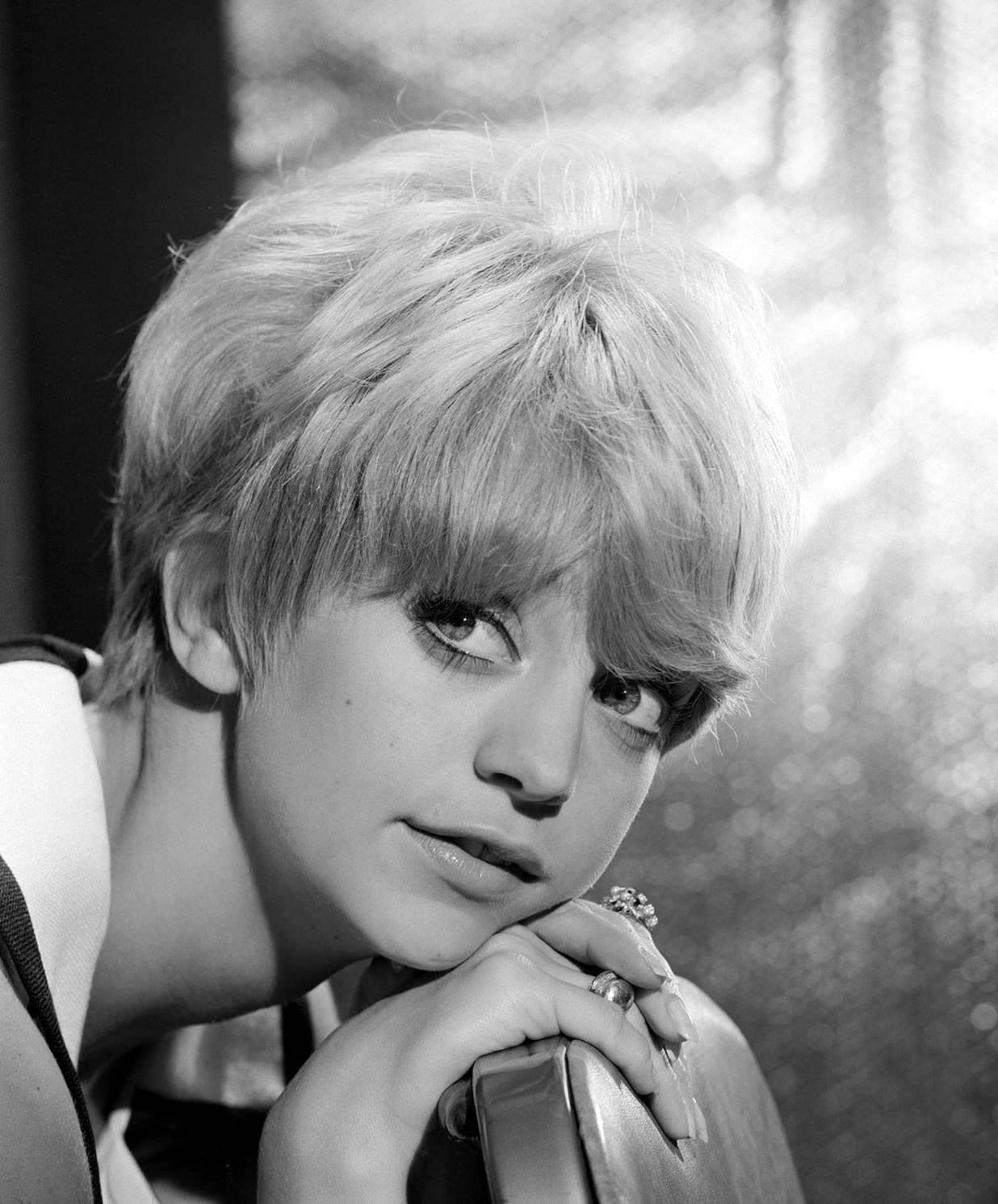 Young Goldie Hawn Black And White Background