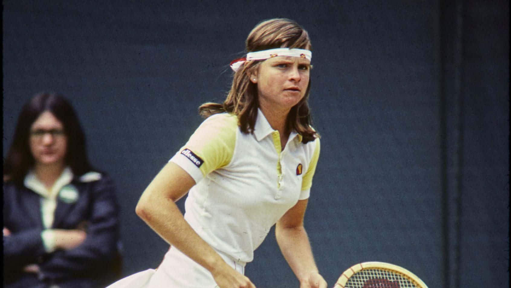 Young Hana Mandlikova Readying To Receive The Ball Background