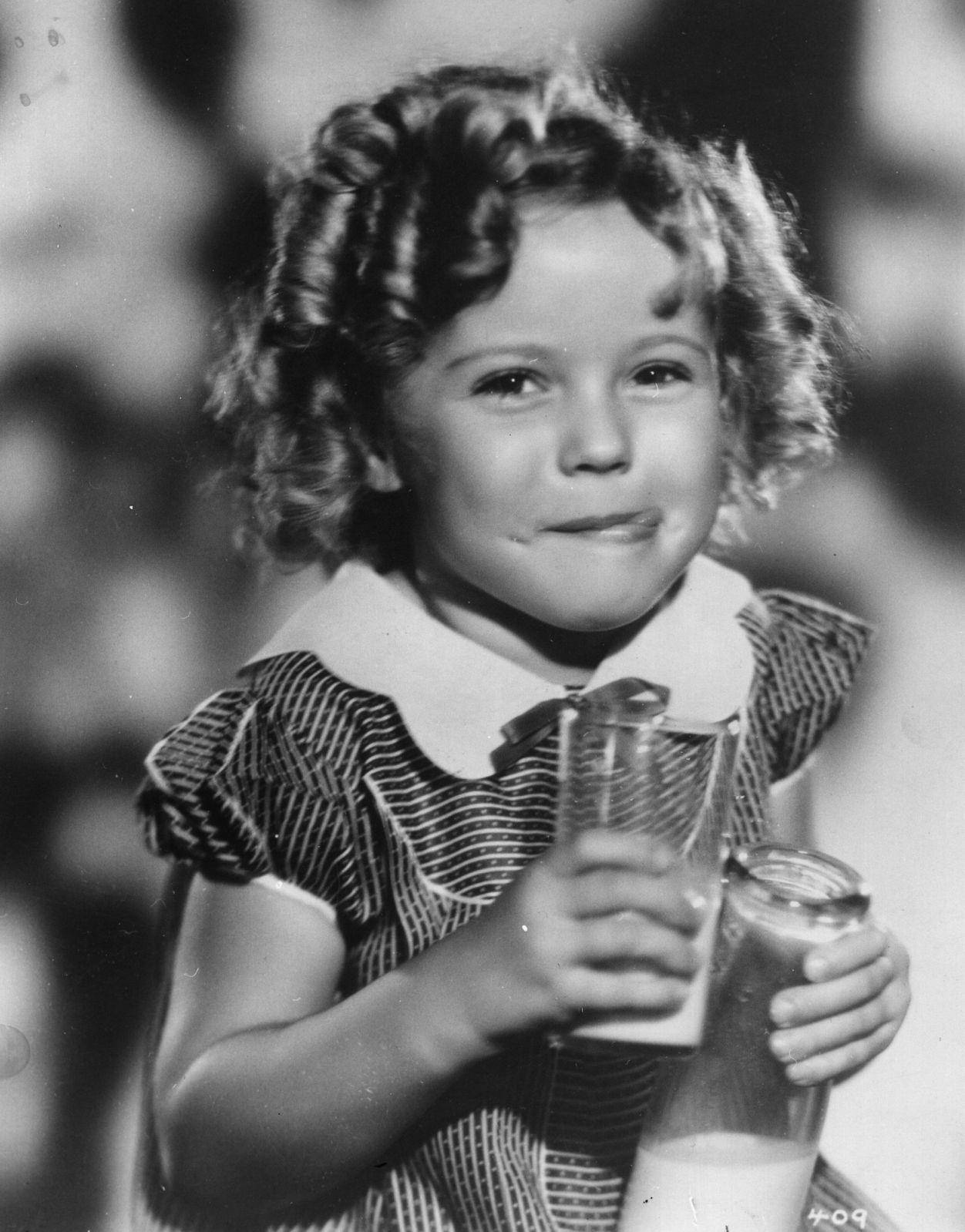 Young Image Of Shirley Temple Background