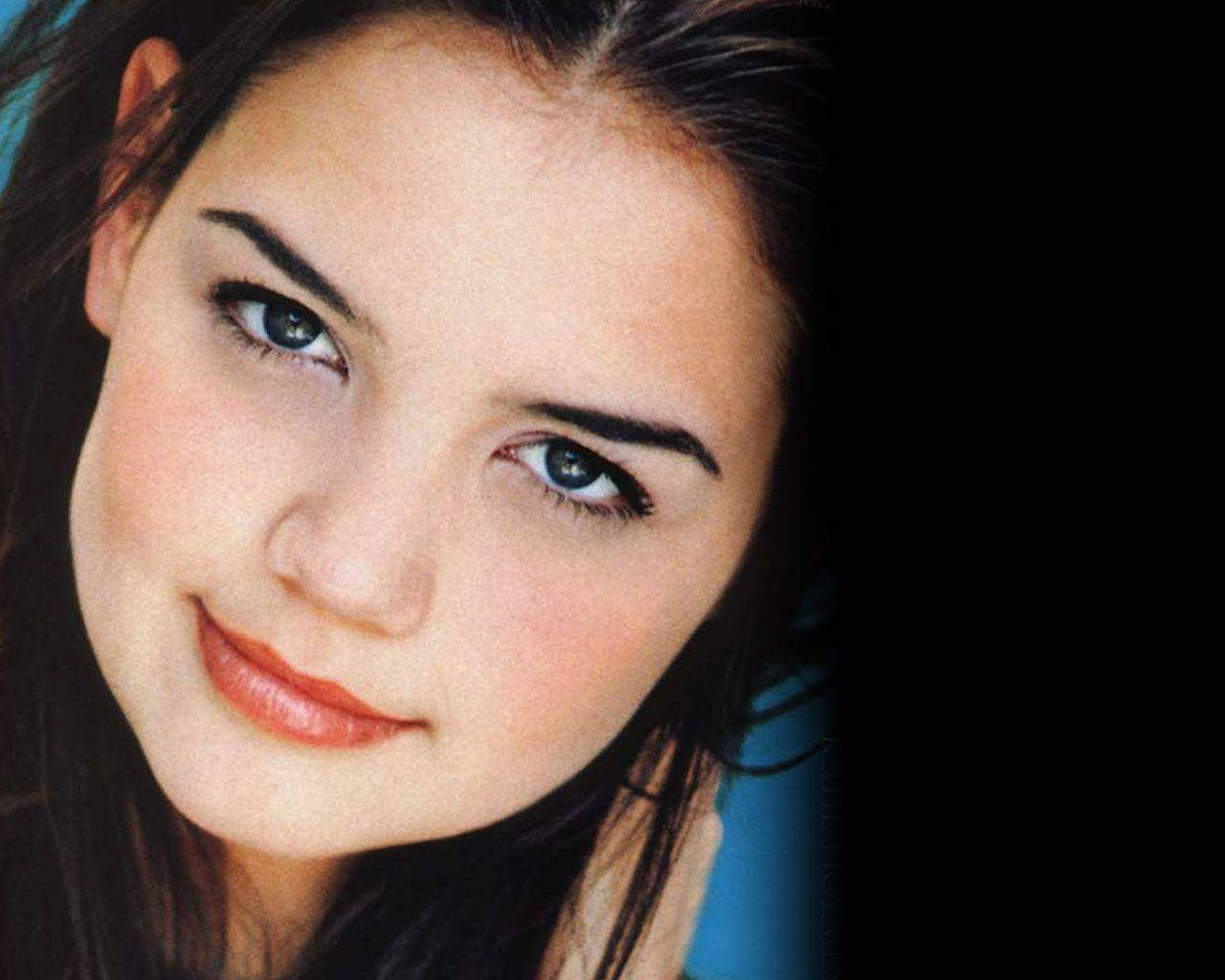 Young Katie Holmes Headshot Portrait Background