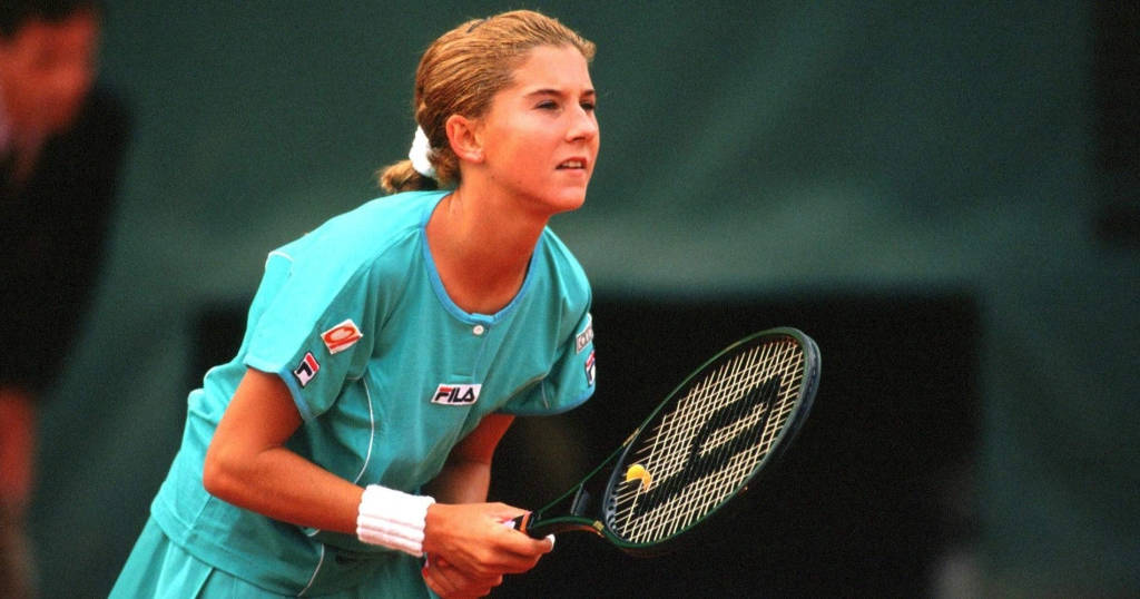 Young Monica Seles During A Game Background