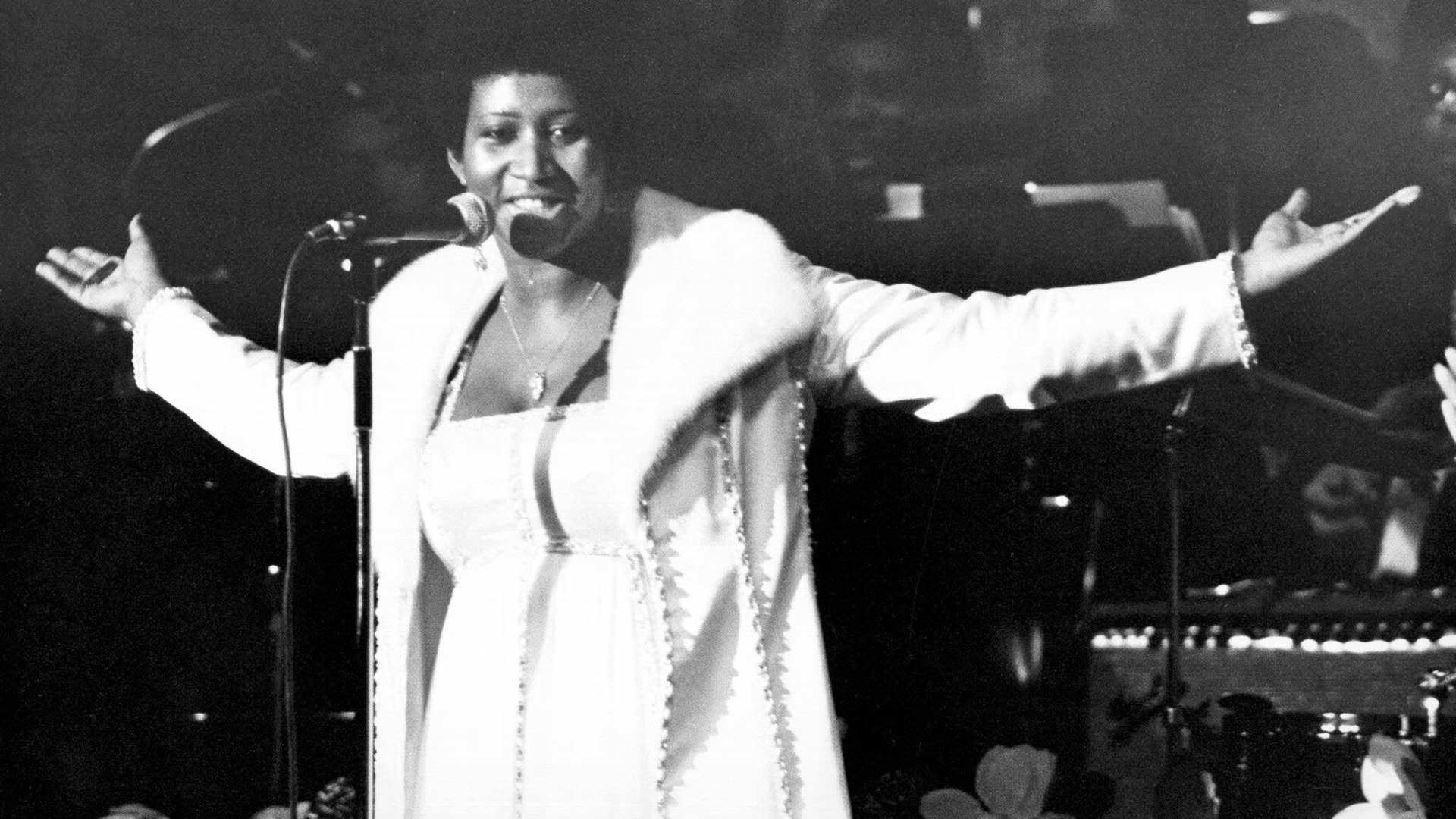 Young Music Artist Aretha Franklin Background