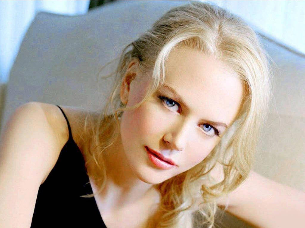 Young Nicole Kidman Headshot Look Background