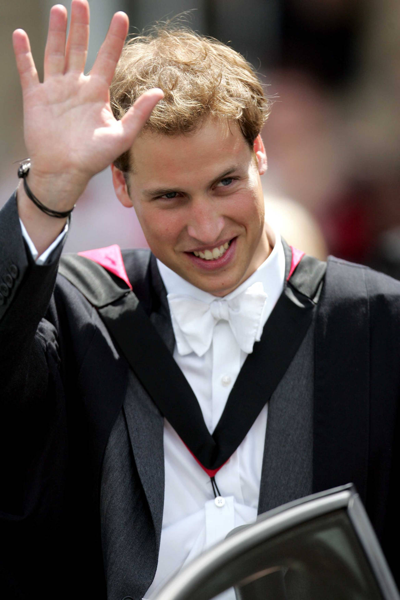 Young Prince William Waving Background