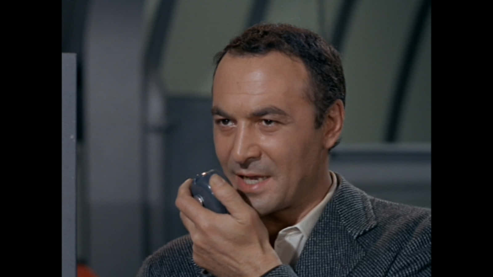 Young Robert Loggia Photo Background