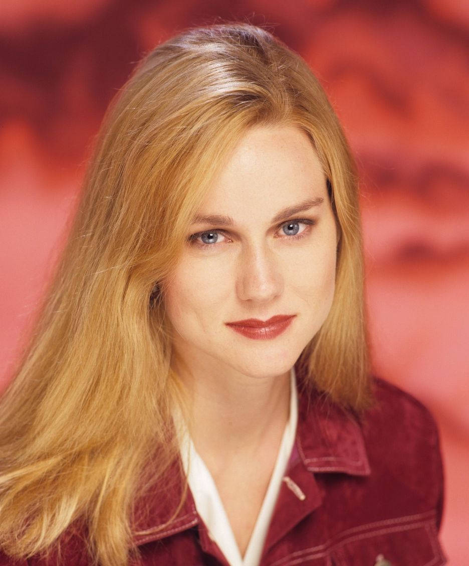 Young Teen Actress Laura Linney Background