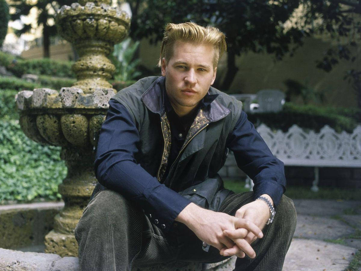 Young Val Kilmer Hollywood Actor Background