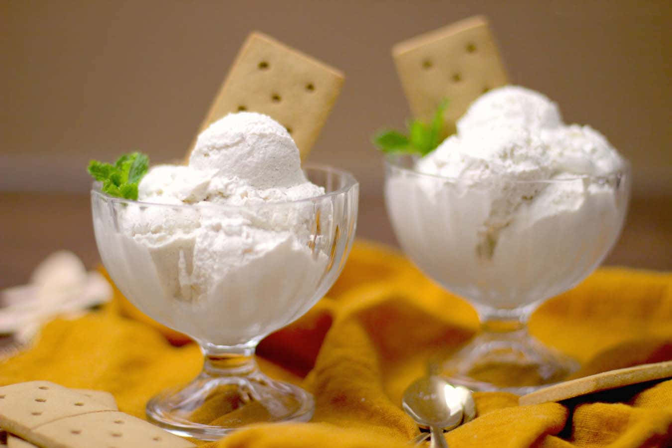 Yummy Vanilla Ice Cream Background