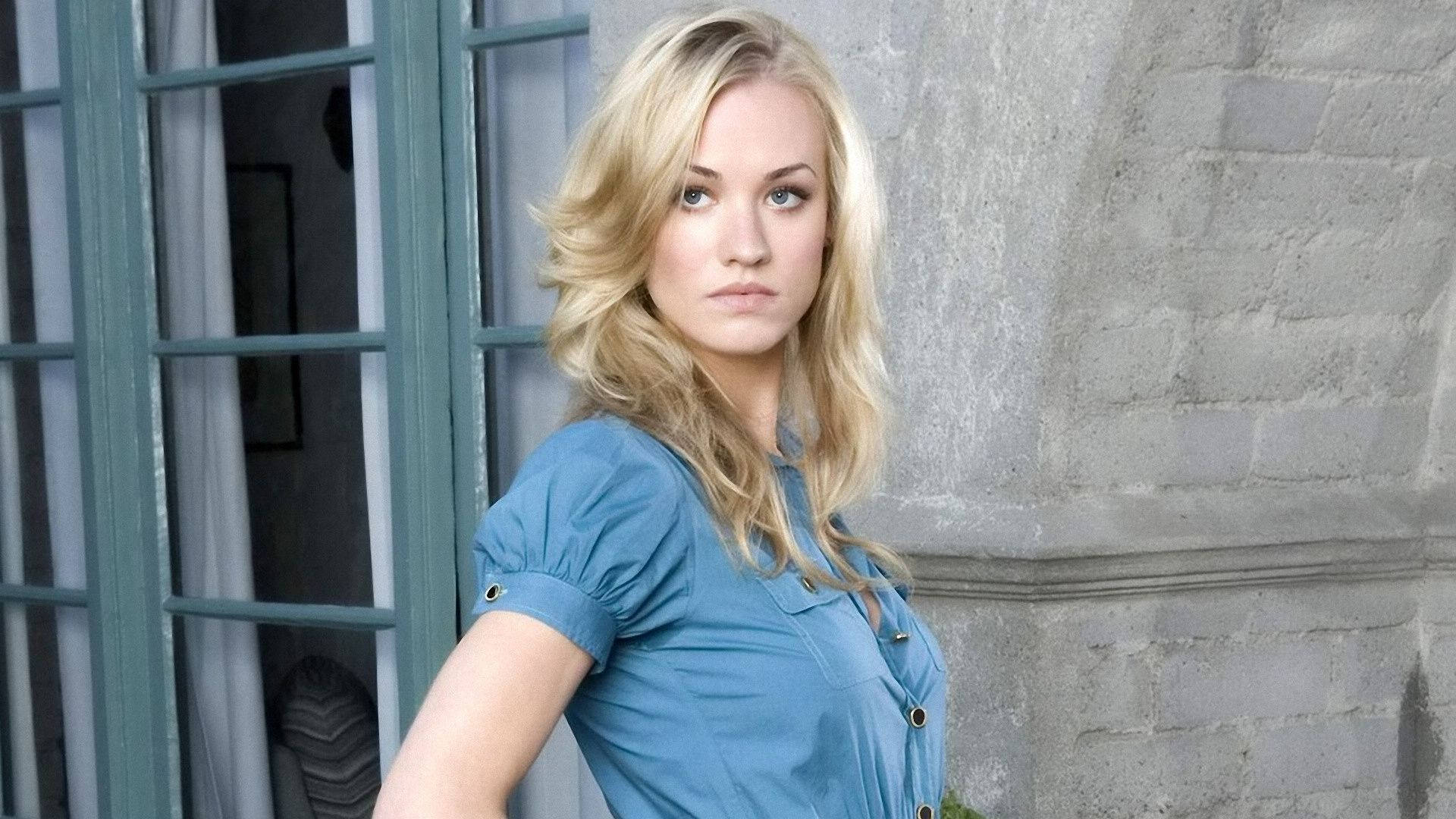 Yvonne Strahovski In Front Of Wall And Door