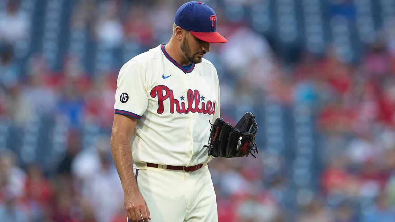 Zach Eflin Looking At The Ball Background