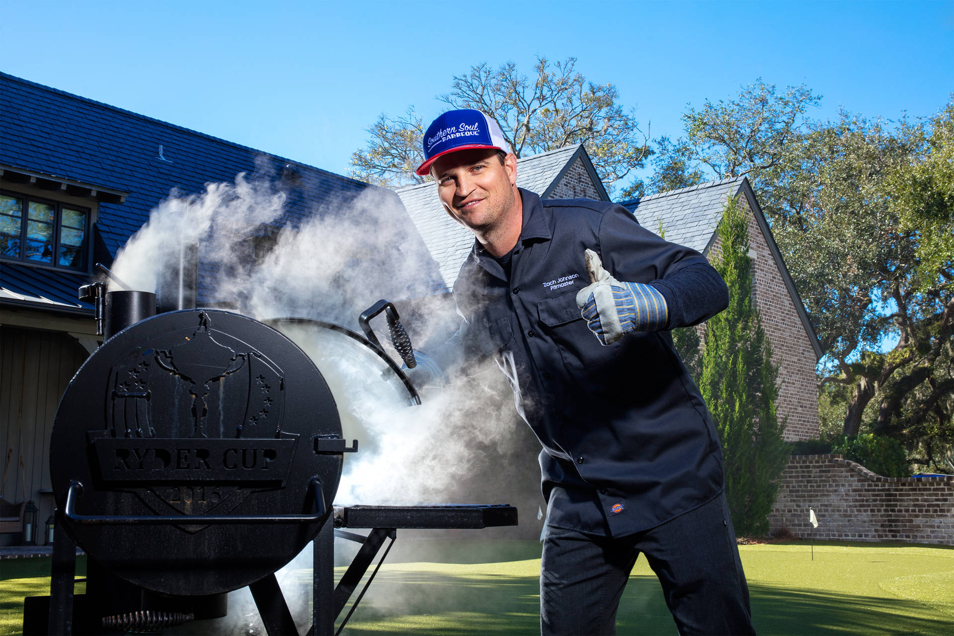 Zach Johnson Doing A Thumbs-up Background