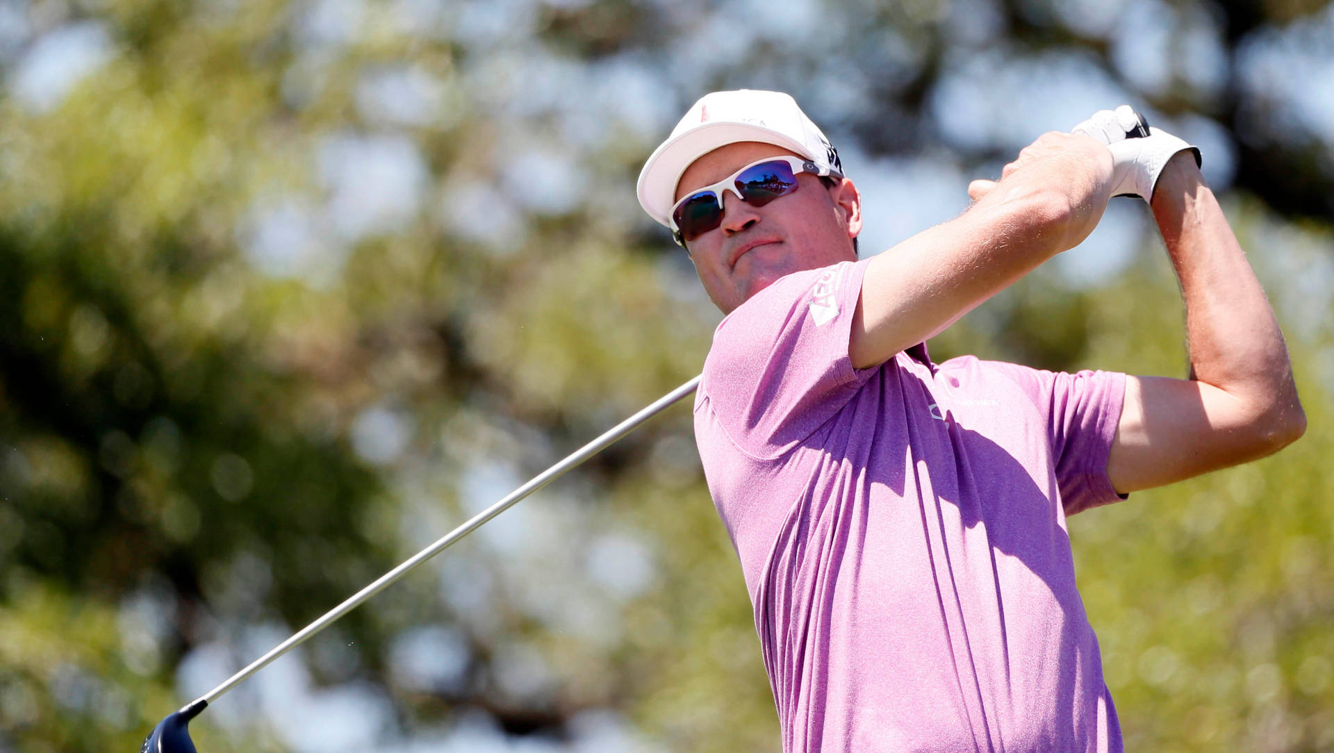 Zach Johnson In A Pink Polo Background