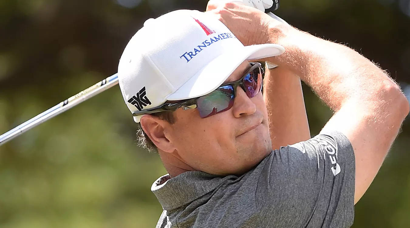 Zach Johnson Wearing Oakley Sunglass Background