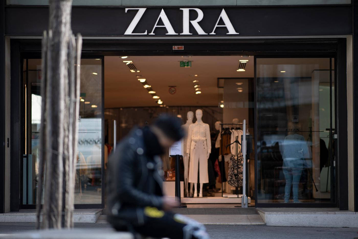 Zara Clothing Store Background