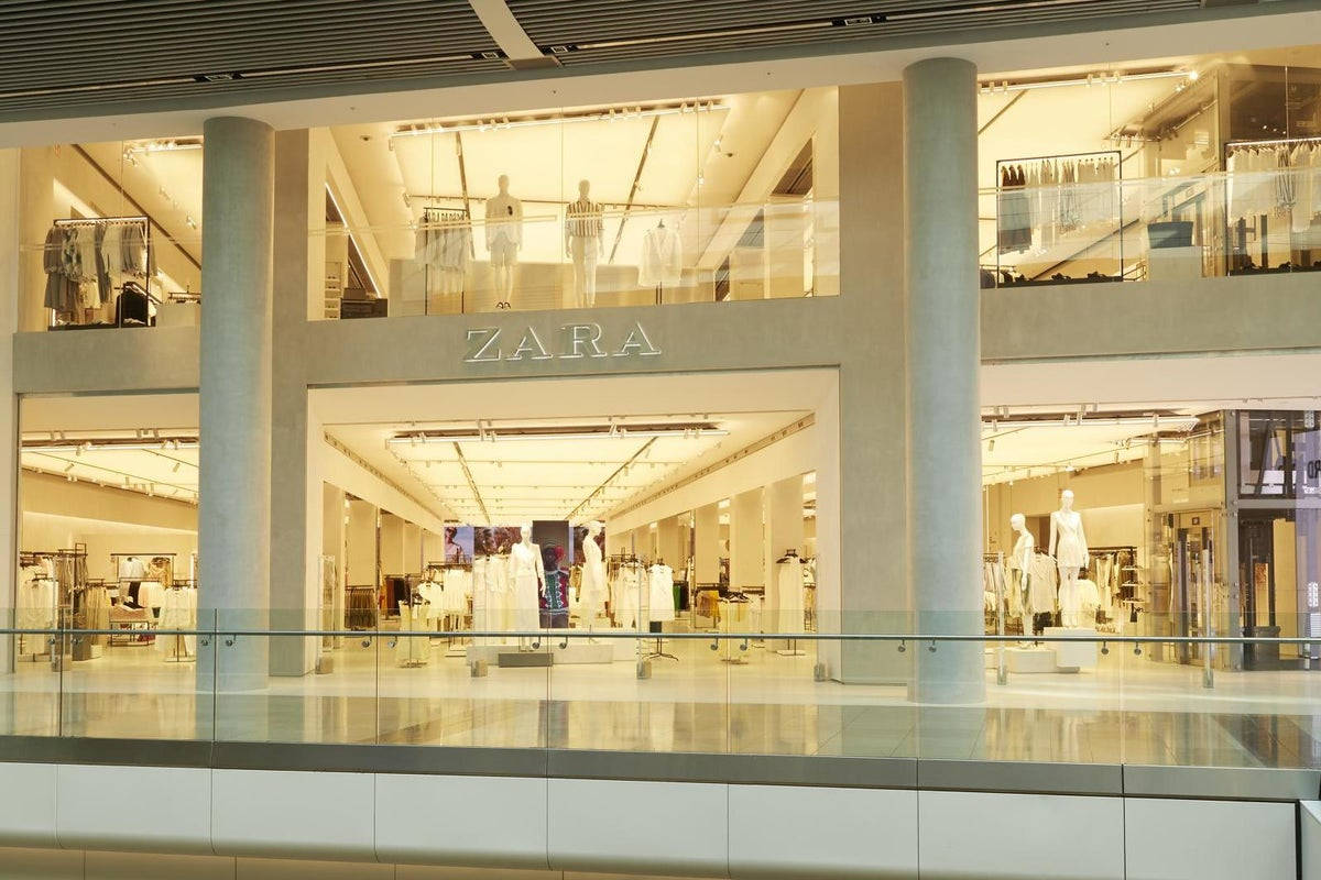 Zara Shopping Center Background