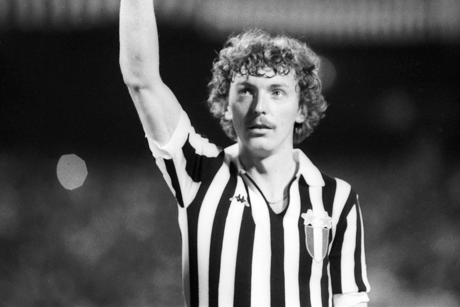 Zbigniew Boniek Juventus Vertical Stripe Kit Background