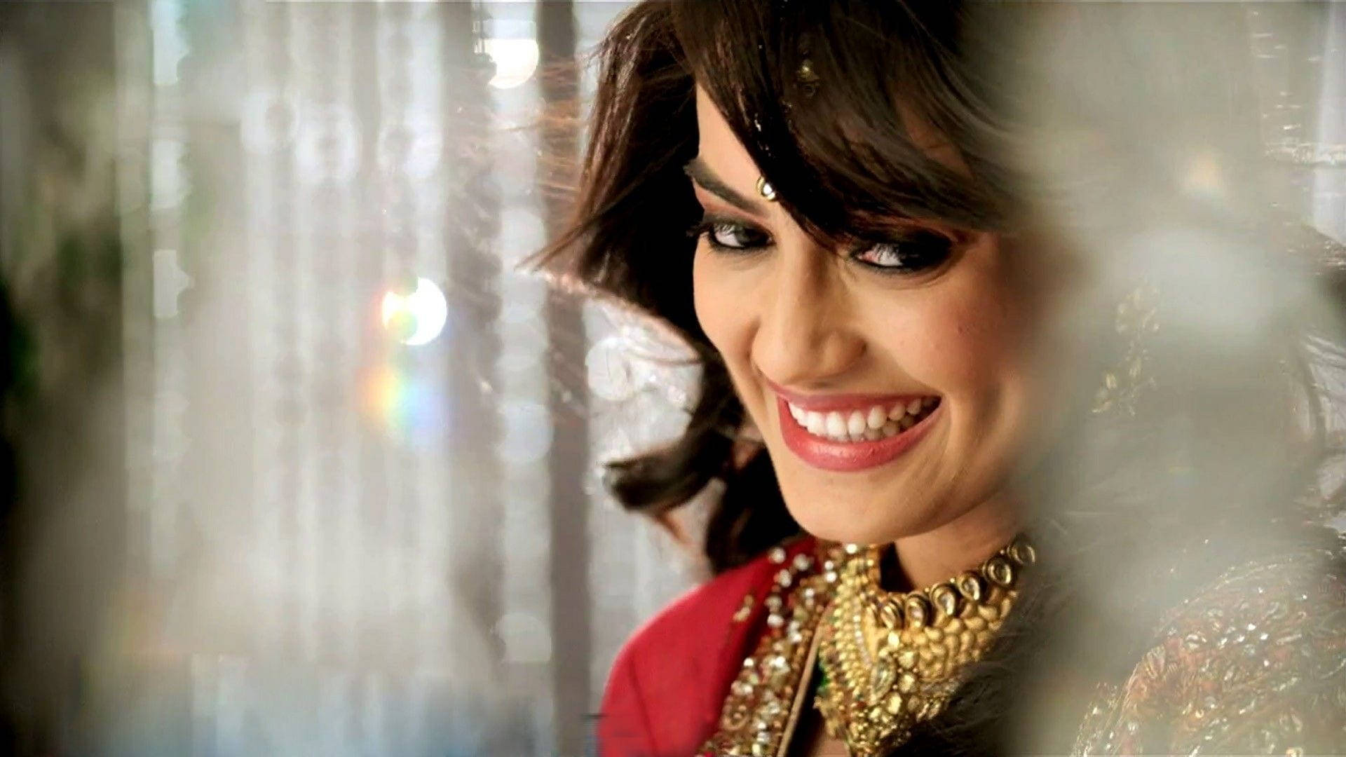 Zee Tv Surbhi Jyoti Smiling