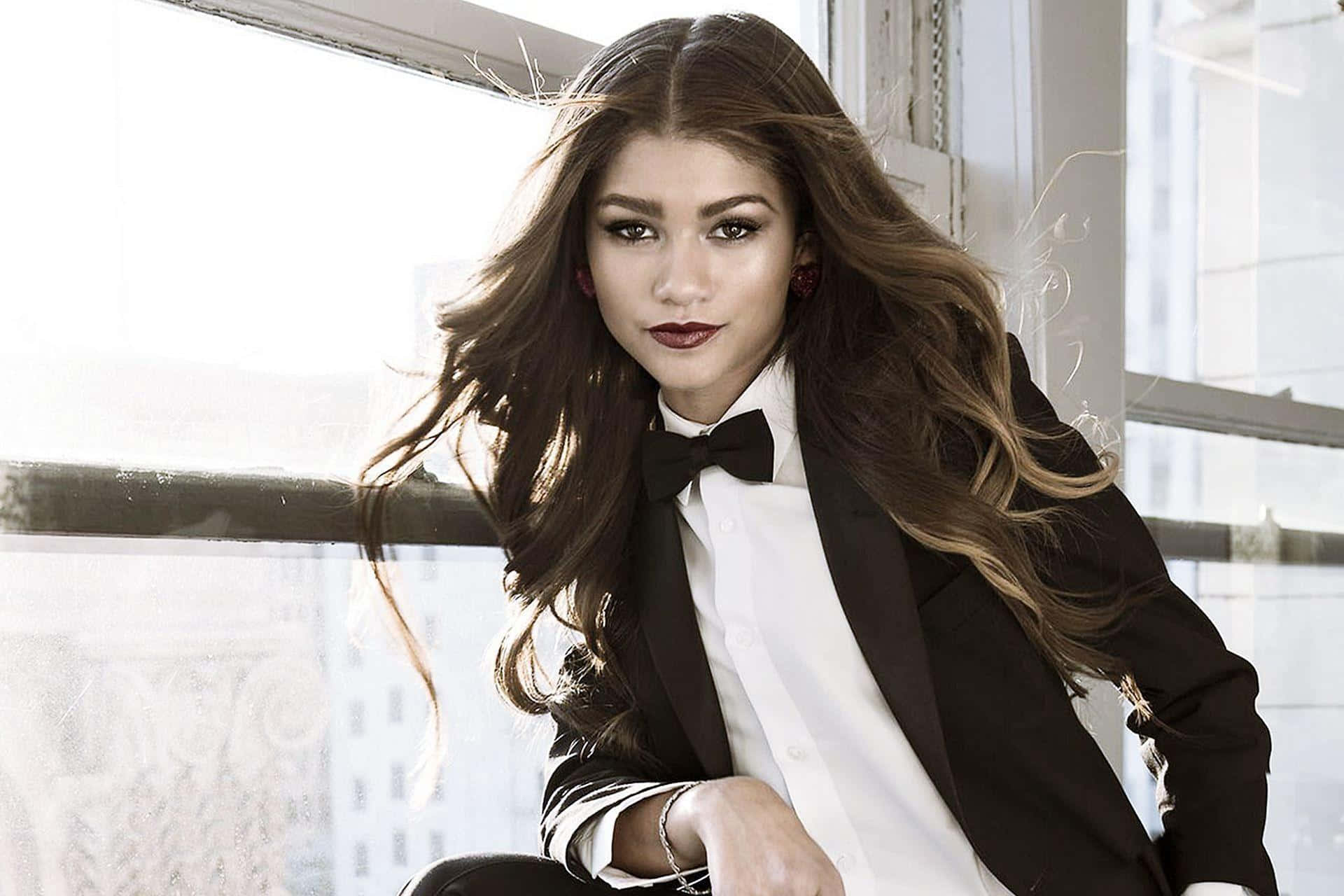 Zendaya Black Tie Hd Background
