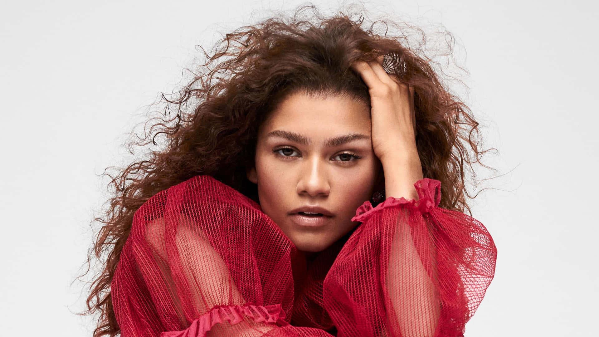 Zendaya Posing Hd Background