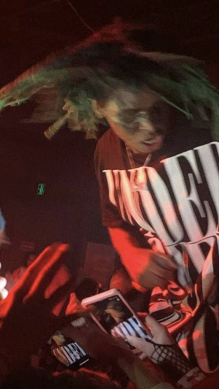 Zillakami Performing Background