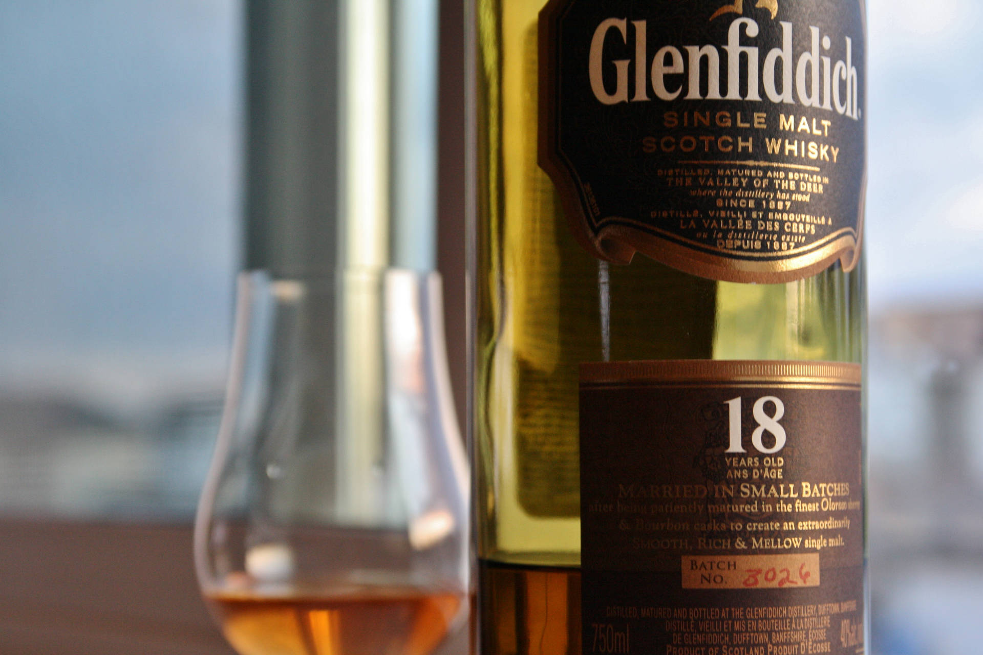 Zoomed In Glenfiddich 18 Year Old Background